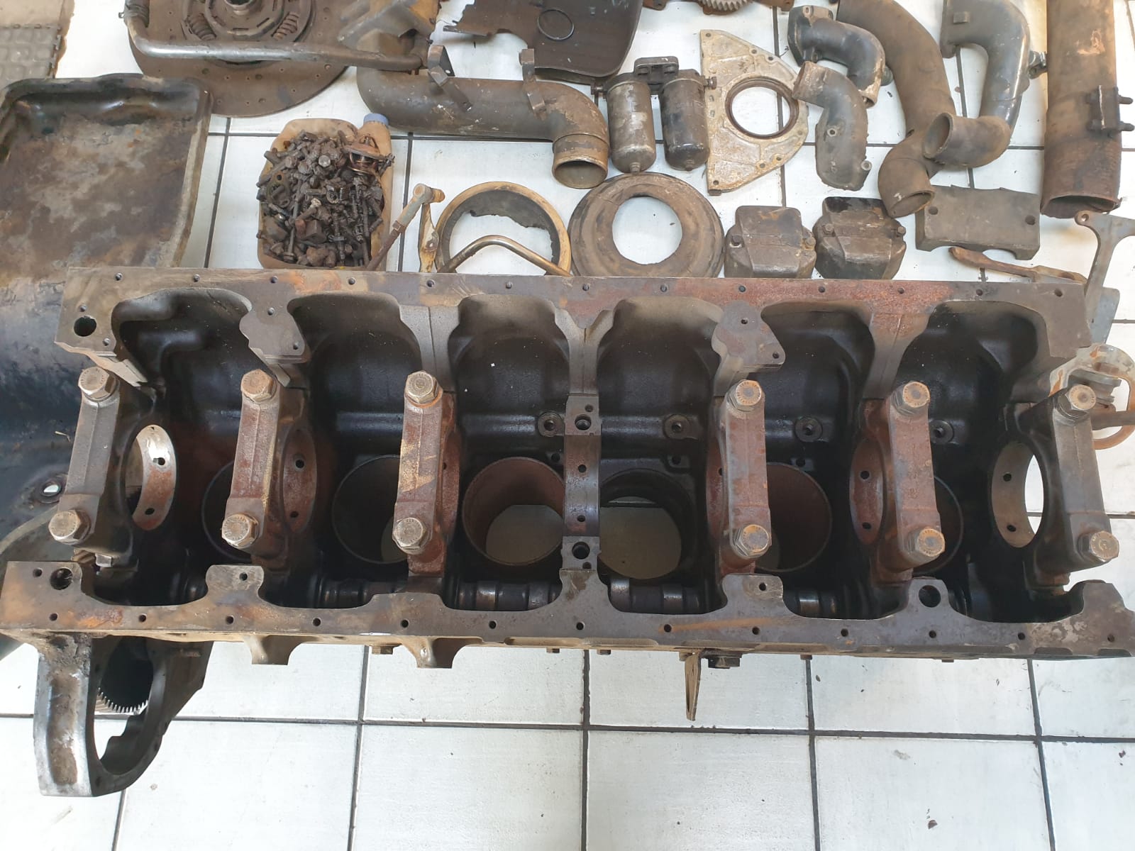 MAN D2876 LF25 Engine Spares