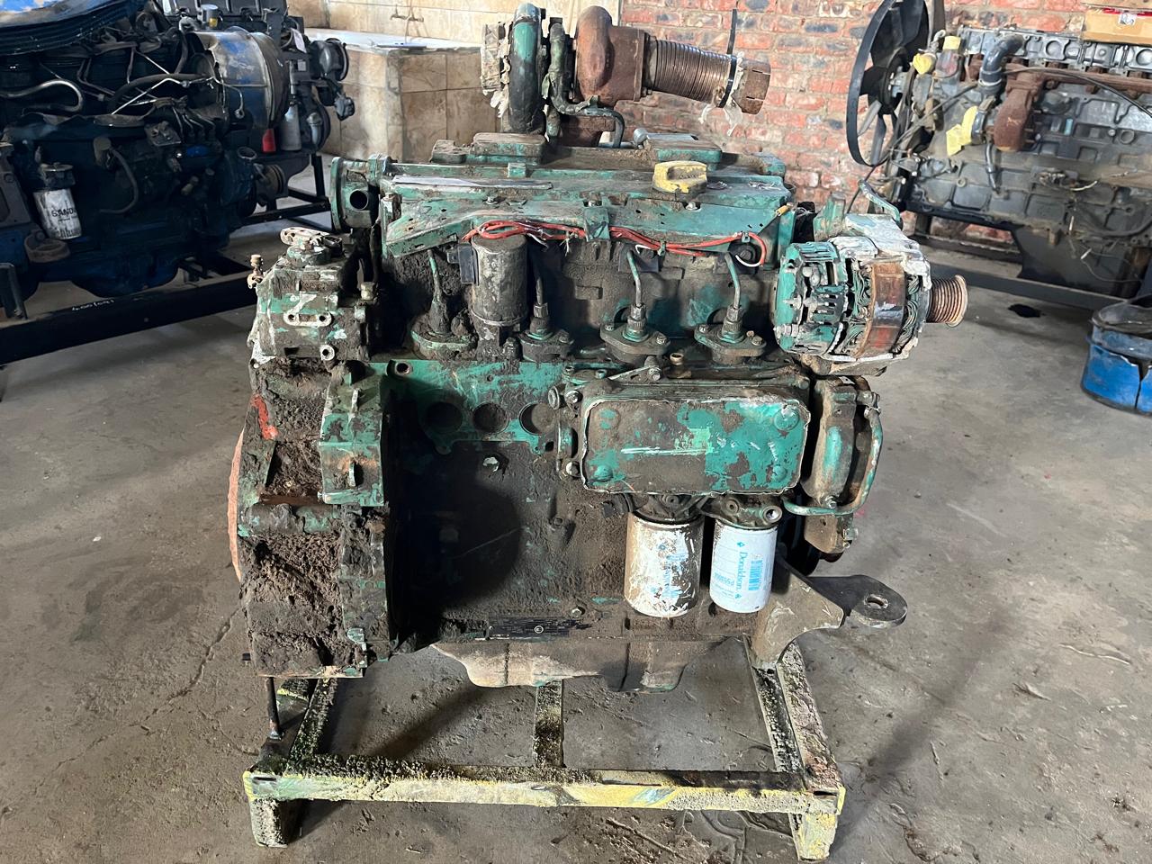 2007 Volvo BL61 TLB Stripping For Spares - Image 4