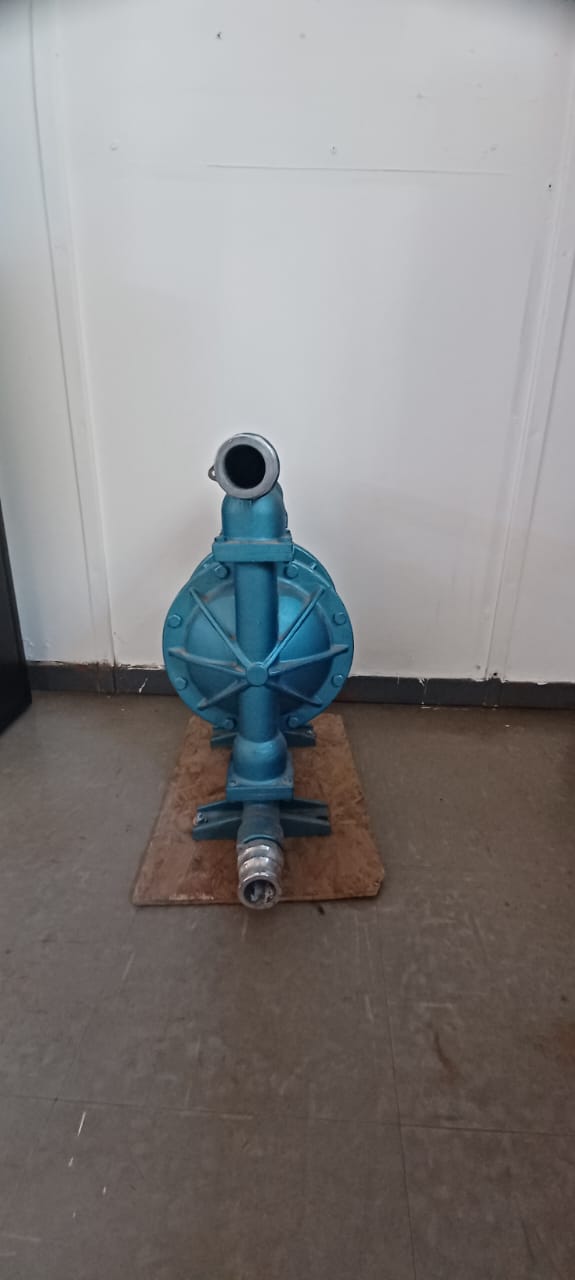 Blagdon Double Diaphragm Pump - Image 3