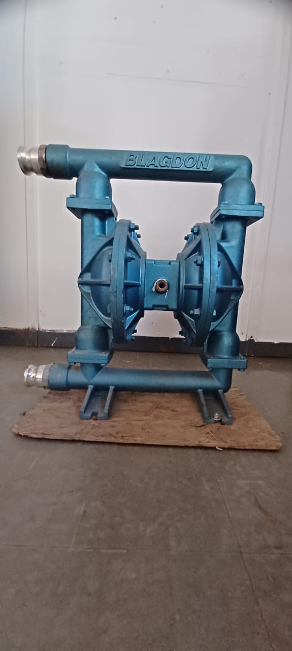 Blagdon Double Diaphragm Pump - Image 4