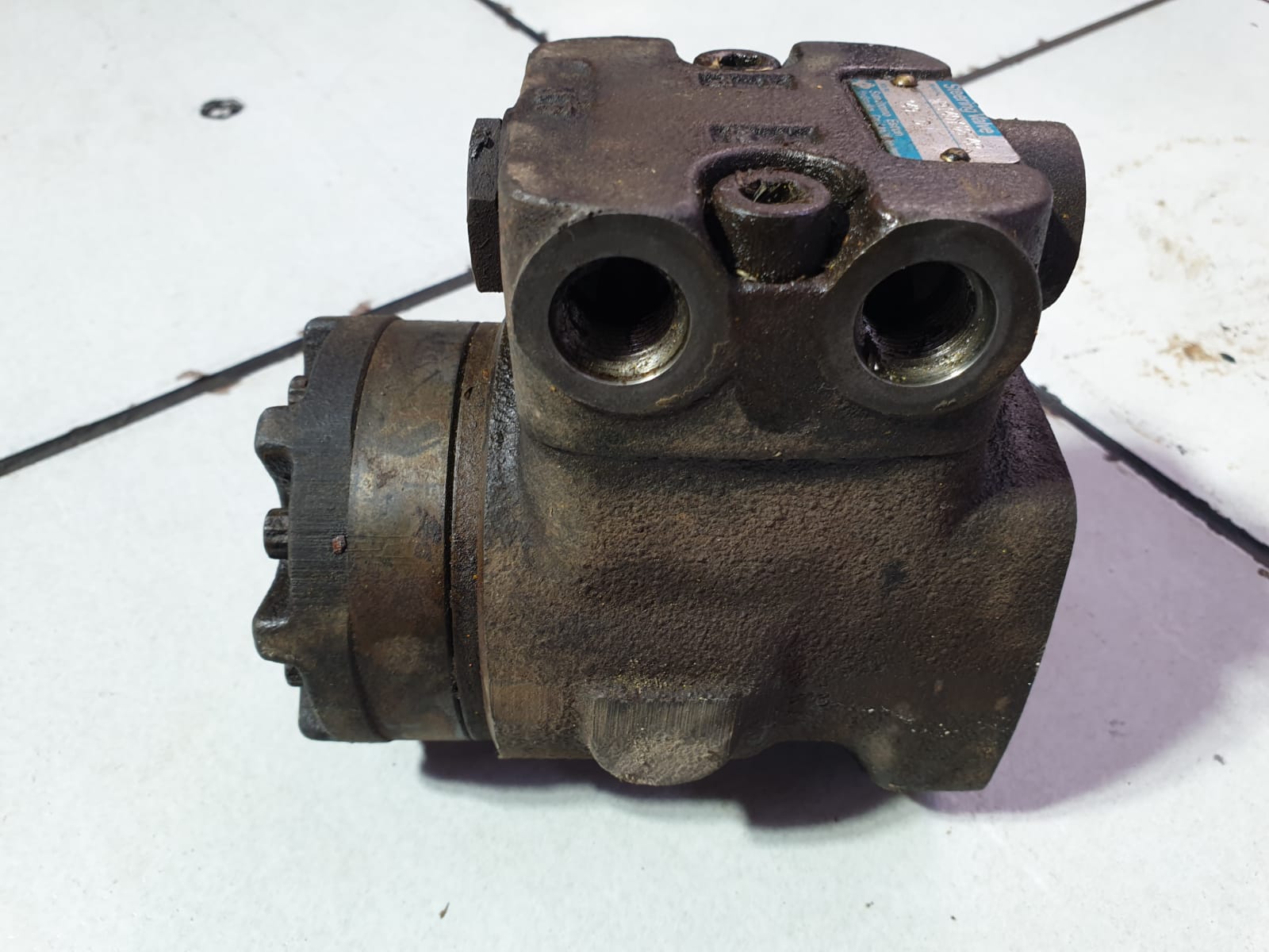 Sumitomo Eaton Hydraulic Orbital Steering Control Valve 149LD - Image 2