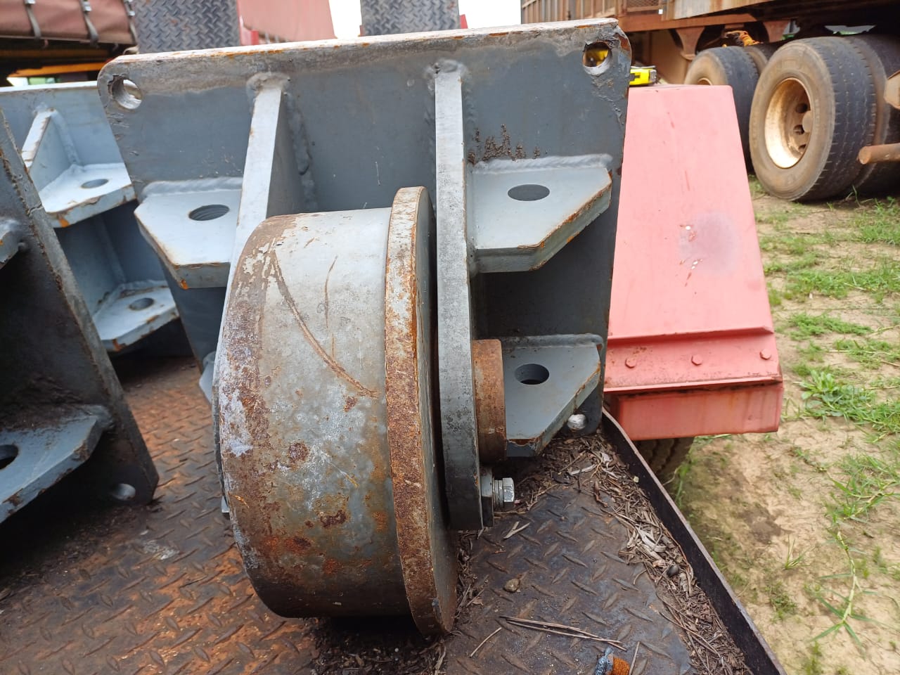 Single Flange Steel Wheel Caster with Fixed Bracket - Image 4