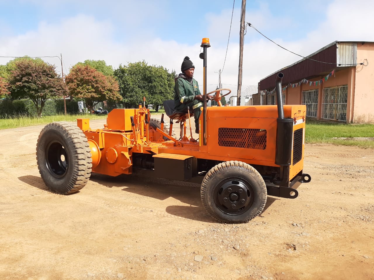 2012 Engine Puller 7 Ton Winch For Power Line - Image 7