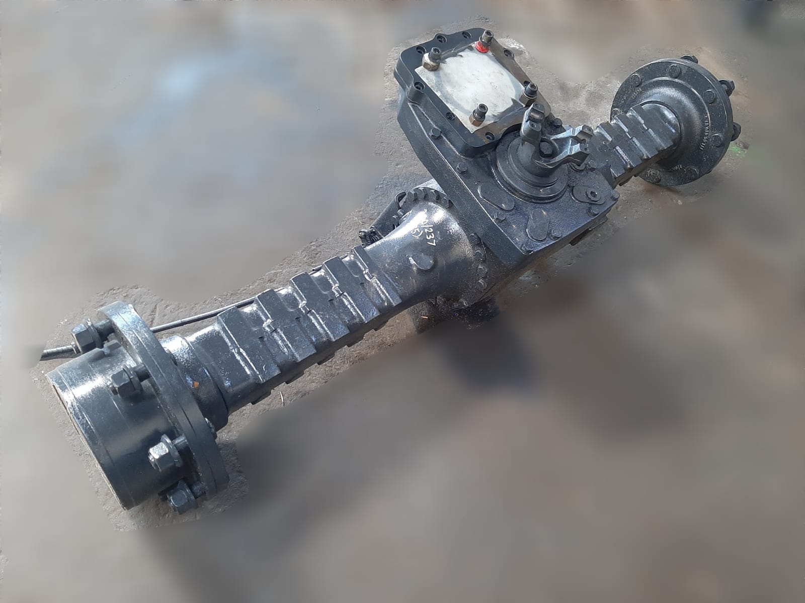 JCB 406 Front End Loader Rear Differential Axle - Image 2