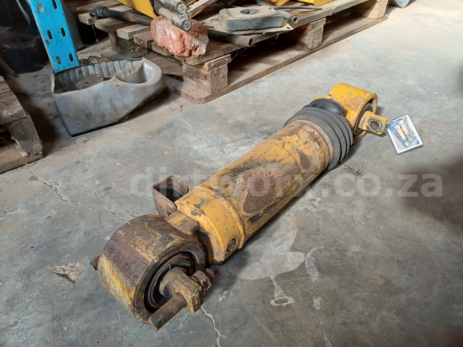 Bell B20D Front Differential Axle Strut - Image 3