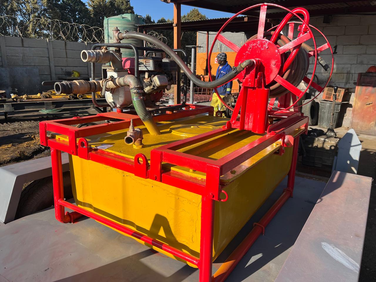 Fire Fighter Bakkie Sakkie Vuurspuit