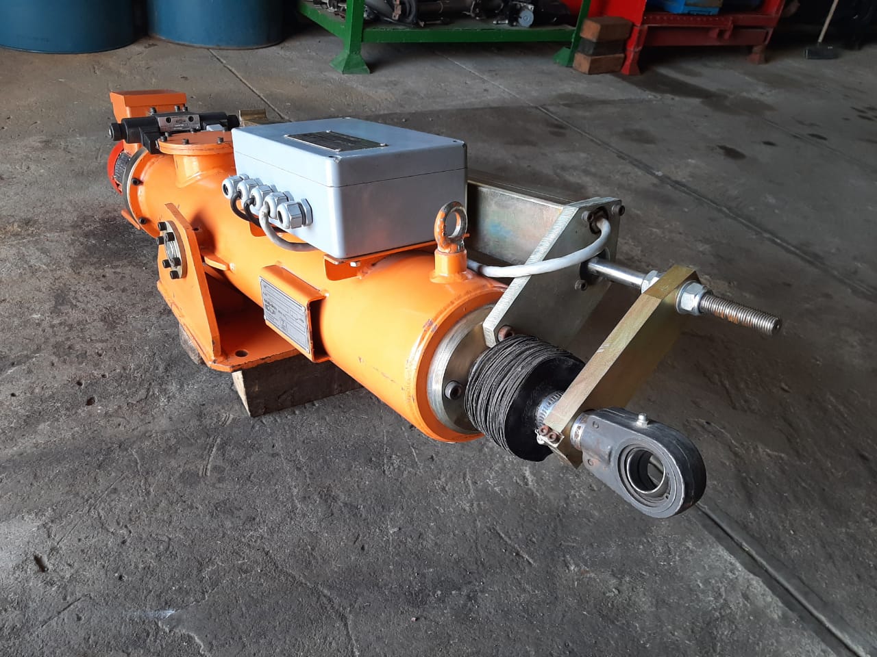 DAE Electro-Hydraulic Actuator - Image 3