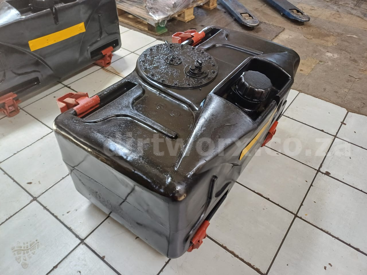 Truck Diesel Tank 230L - Image 3