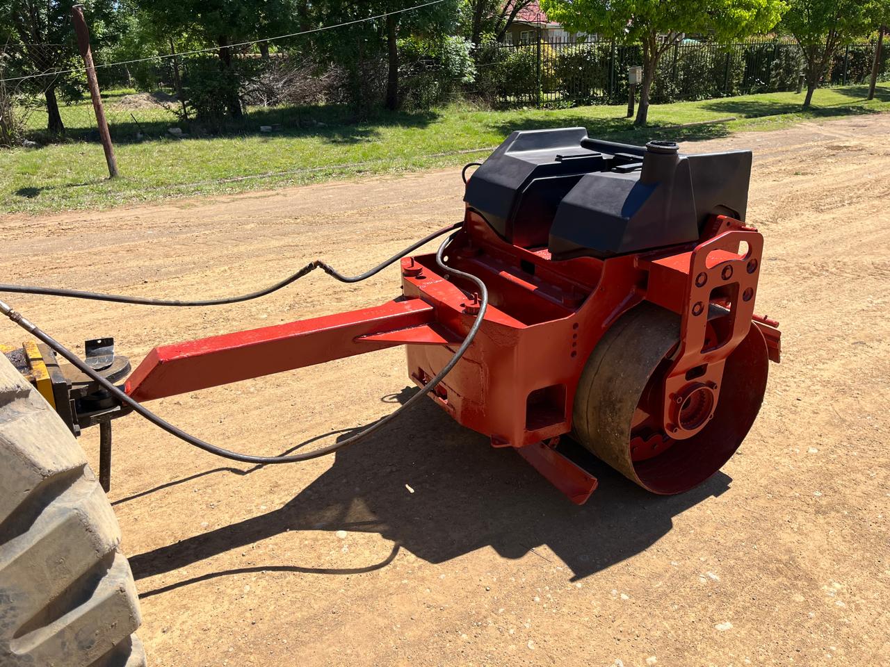 Smooth Drum Vibrating Roller - Image 3