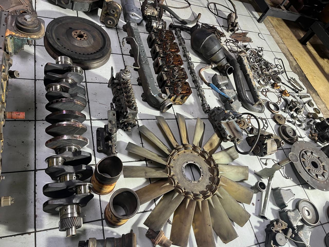 Liebherr D926Ti Engine Stripped - Image 13