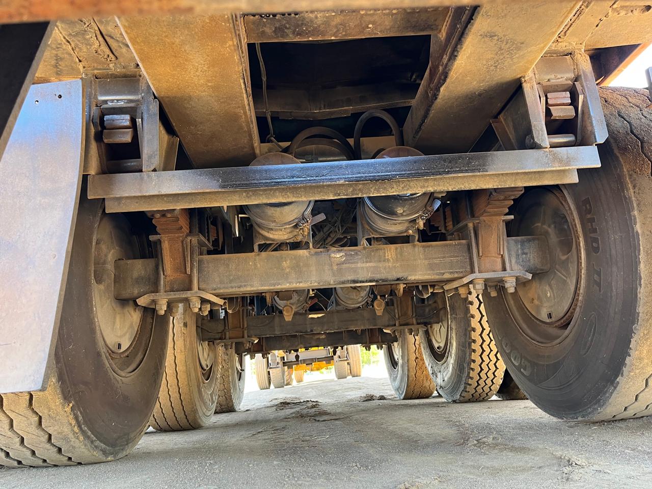 Afrit Tri Axle Semi Trailer With Crane - Image 17