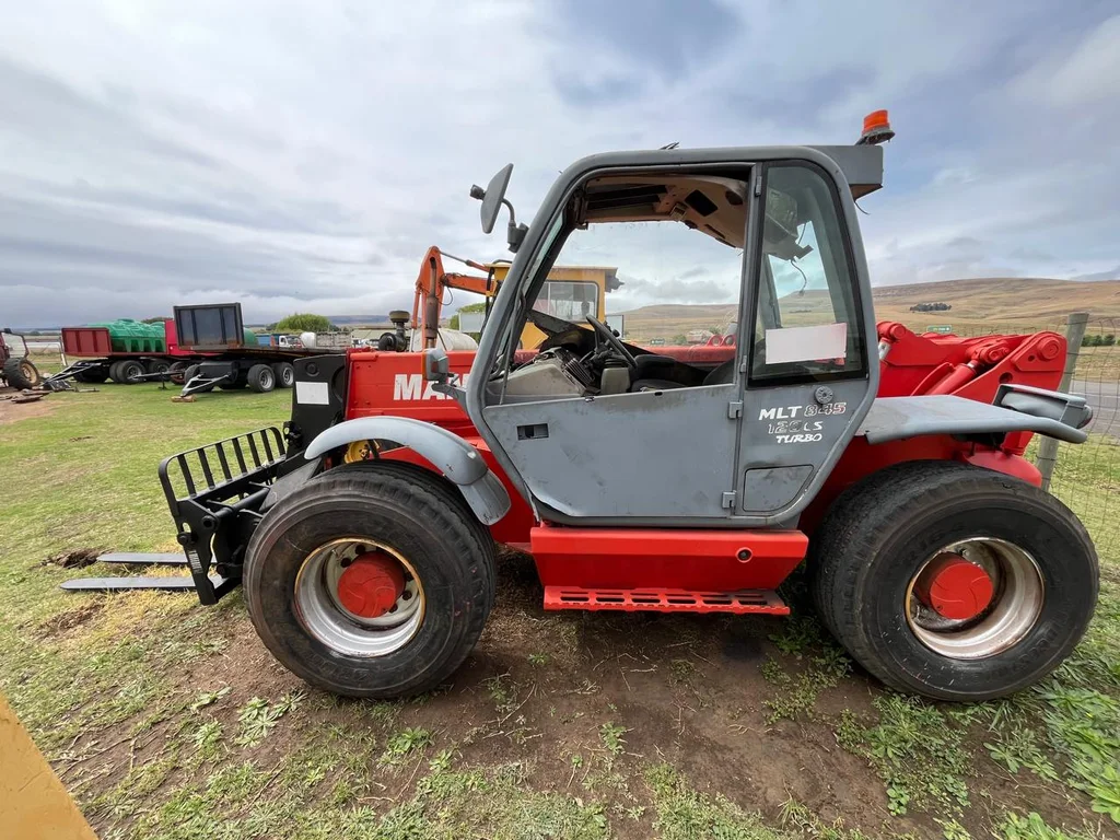 2008 Telehandler 4.5 Ton Manitou MLT845 - Image 4