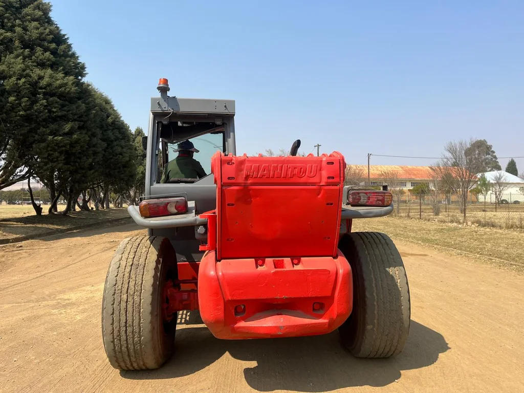 2008 Telehandler 4.5 Ton Manitou MLT845 - Image 5