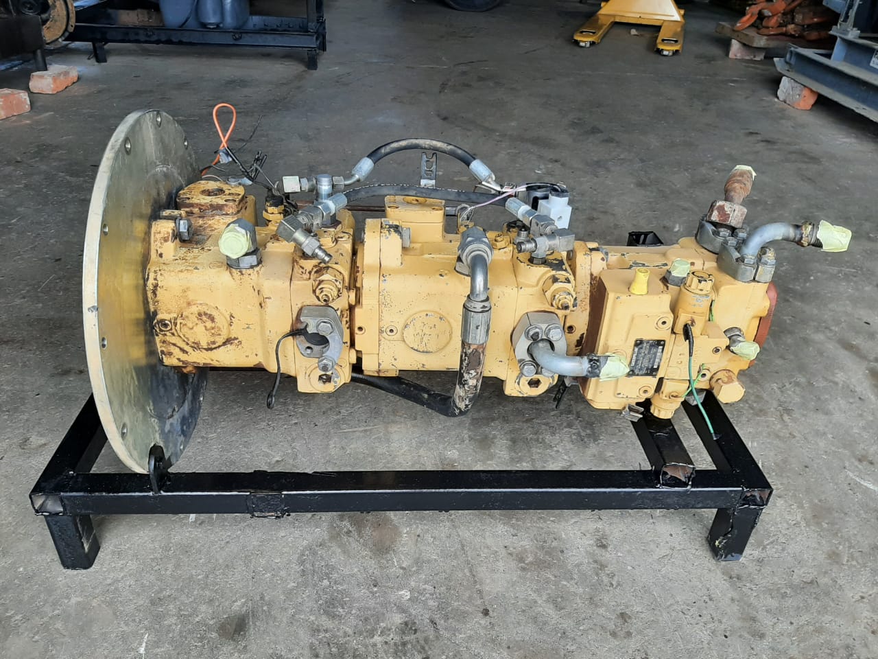 Caterpillar Variable Displacement Axial Piston Pump AA4VG - Image 3