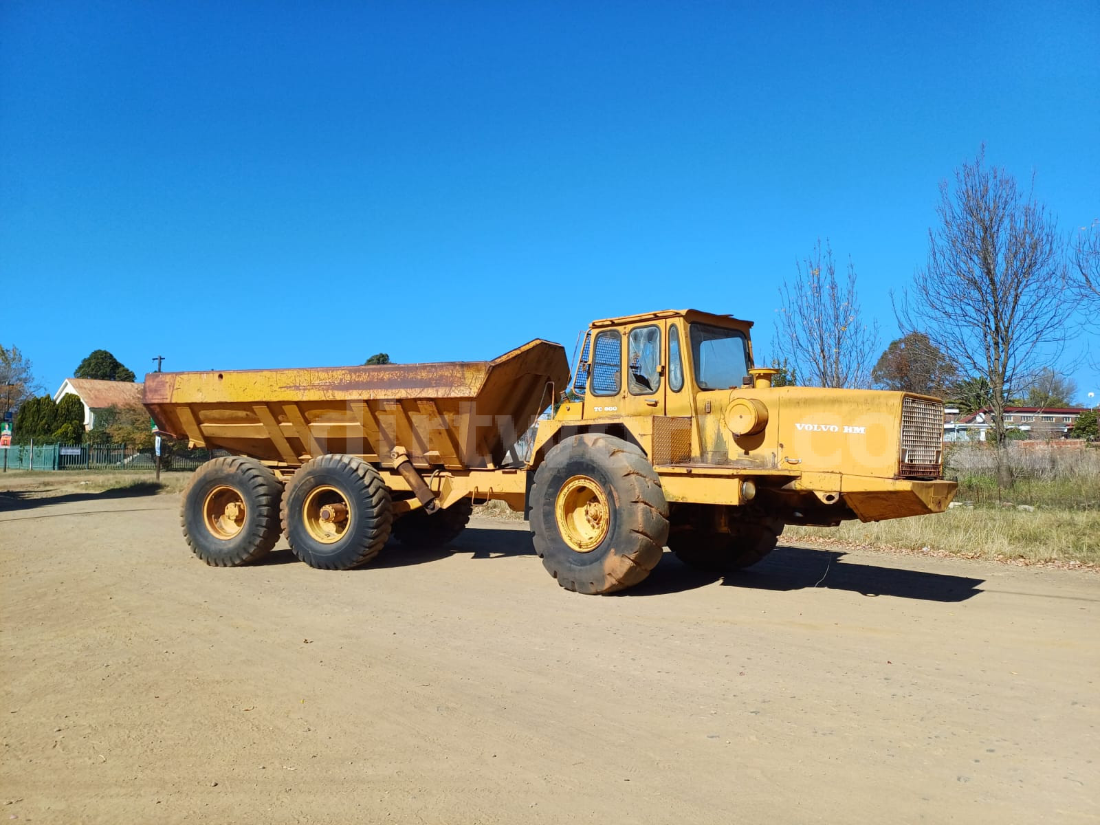 Volvo BM 860 Dumper Truck - Image 2