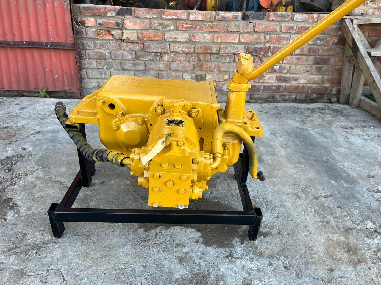 Komatsu JV100WA Roller Hydraulic Drive Motor - Image 6