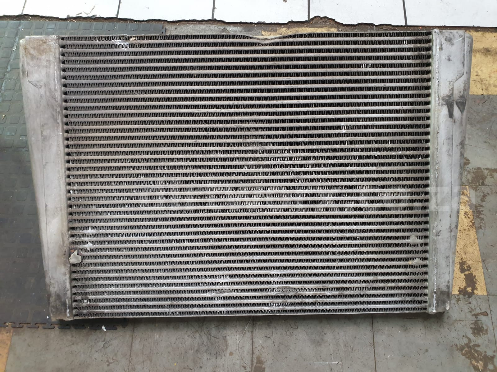 Caterpillar 740B Intercooler - Image 2