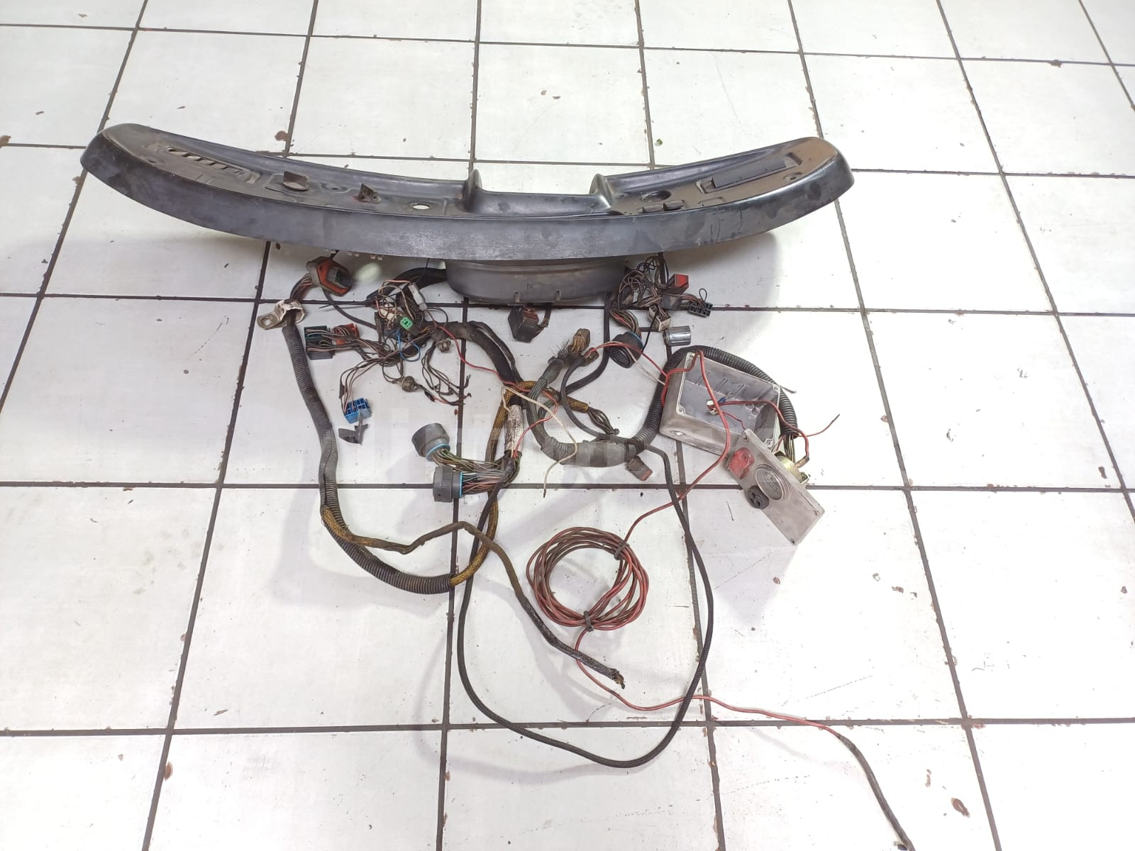 Caterpillar 740B Dashboard Instrument Cluster - Image 2