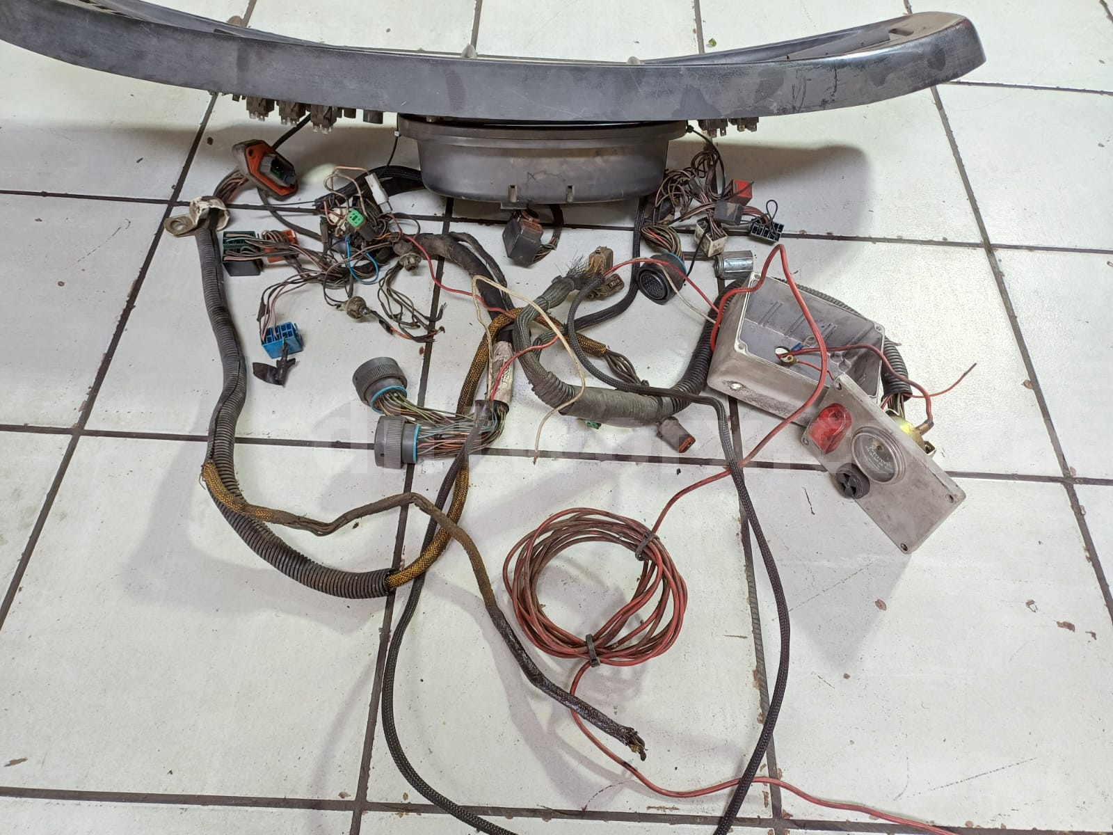 Caterpillar 740B Dashboard Instrument Cluster - Image 3