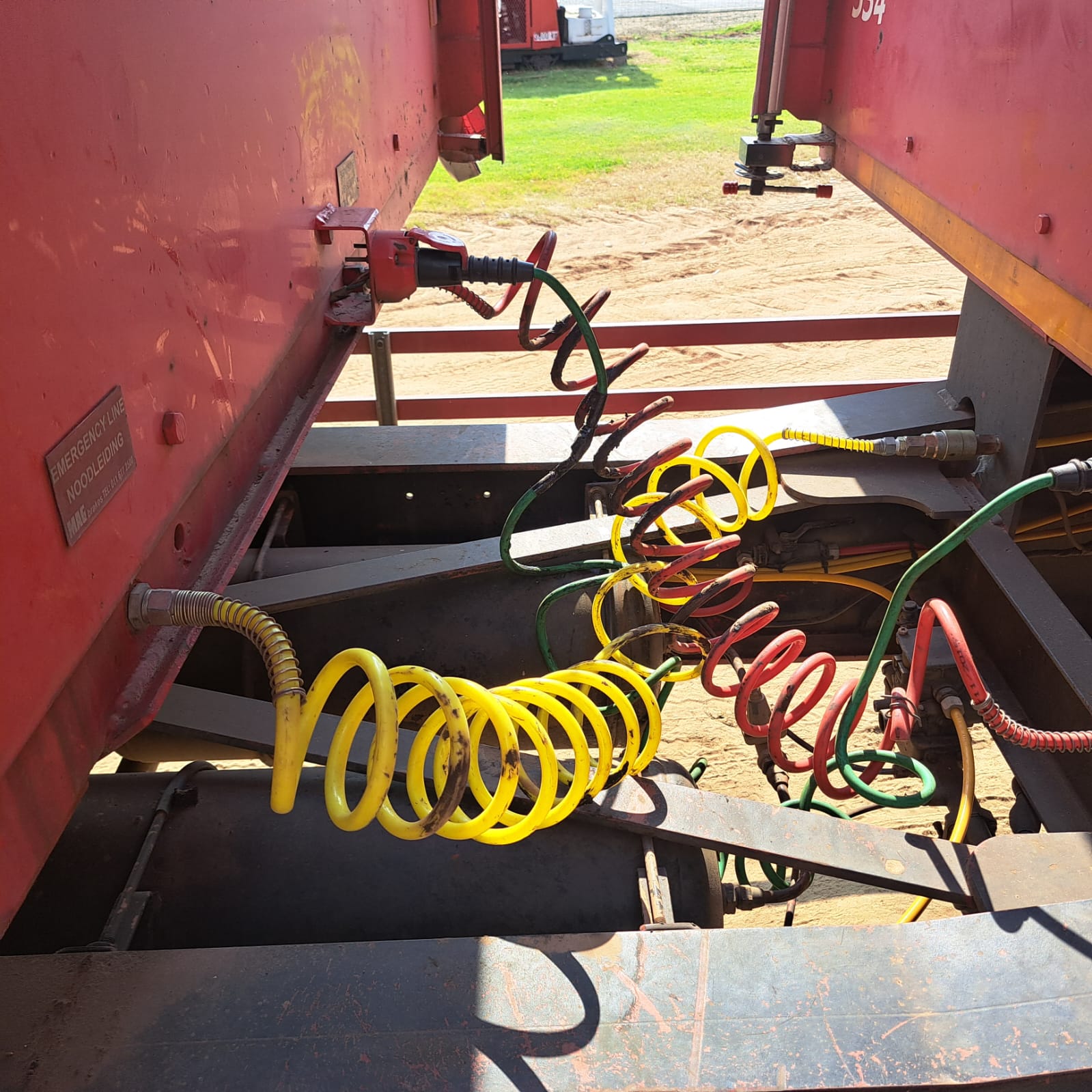 1999 Afrit Tautliner Interlink Beverage Trailer - Image 4