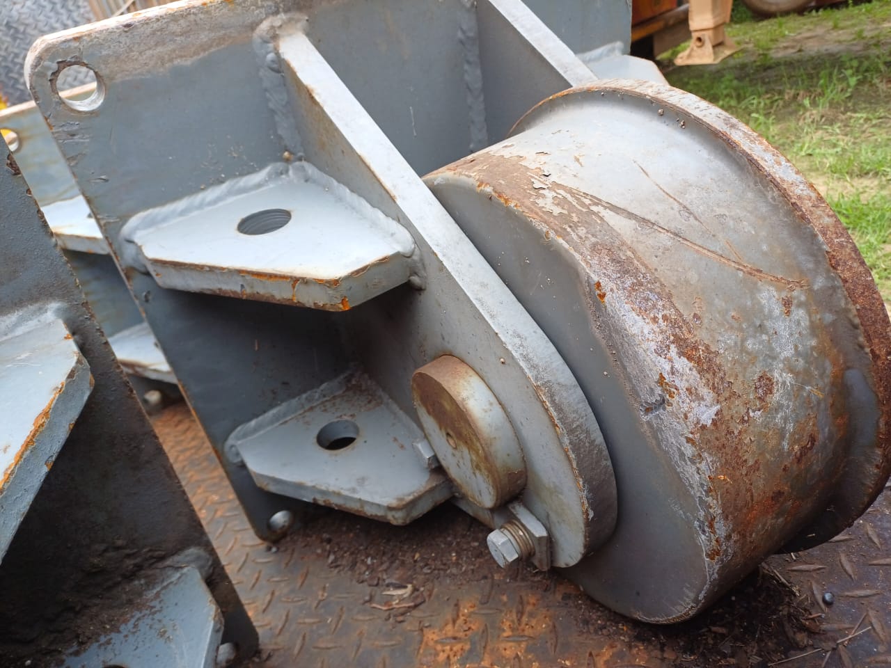 Single Flange Steel Wheel Caster with Fixed Bracket - Image 3