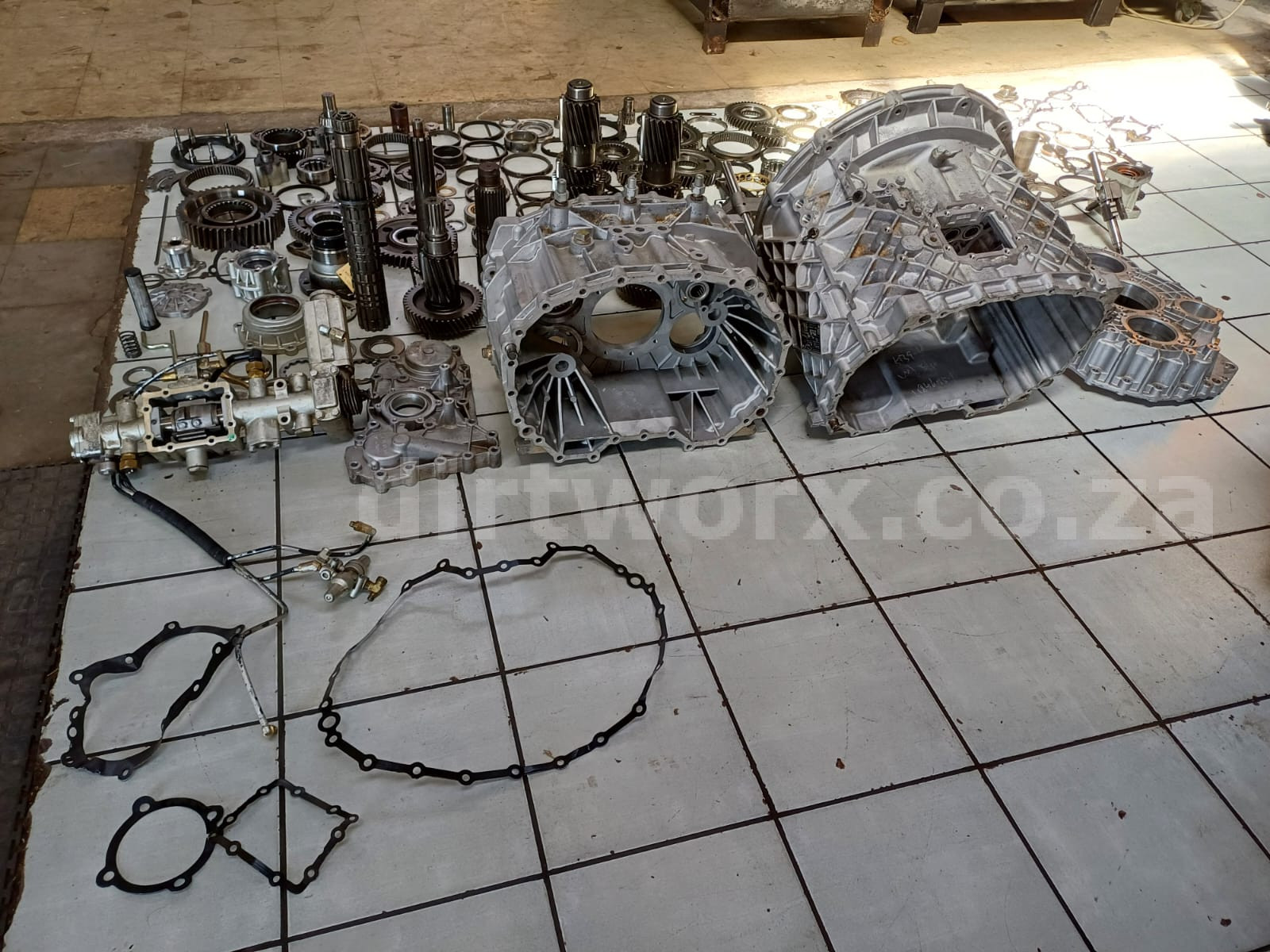 FAW J5N 420 FT Gearbox Stripped - Image 7