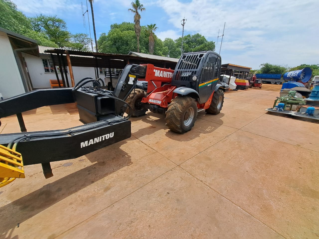 Telehandler Cable or Conveyor Belt Reel Handler Attachment - Image 12