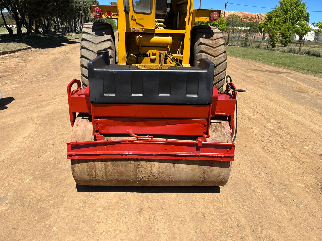 Smooth Drum Vibrating Roller - Image 5