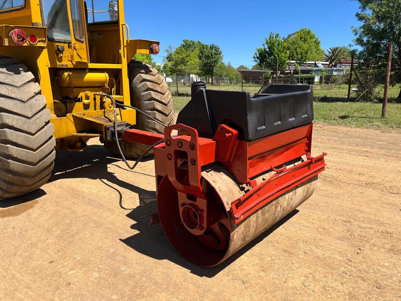 Smooth Drum Vibrating Roller - Image 4