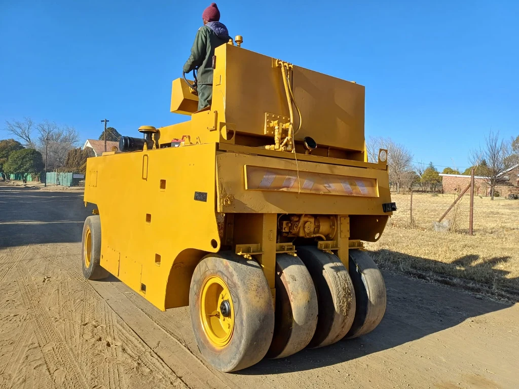 Ingersoll Rand Pneumatic Roller 27 Ton - Image 3