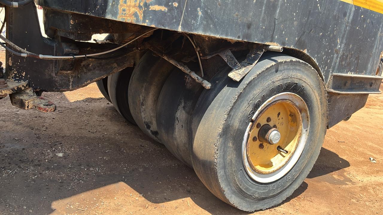 Hyster Pneumatic Roller - Image 6