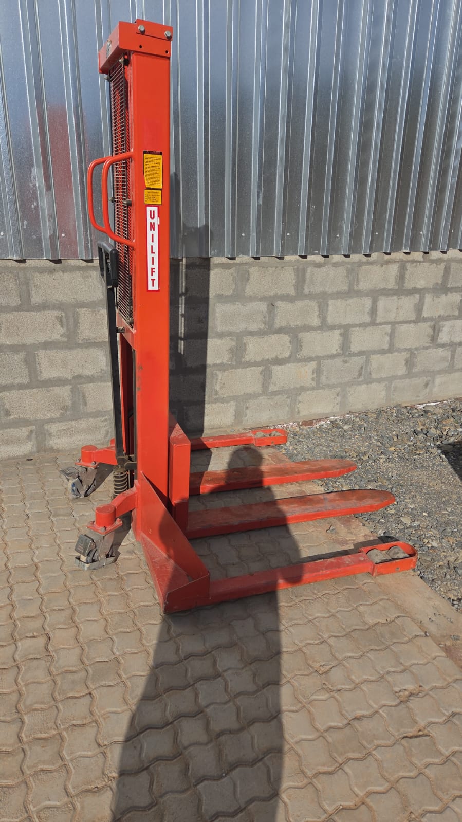 1 Ton Manual Pallet Jack Stacker - Image 2