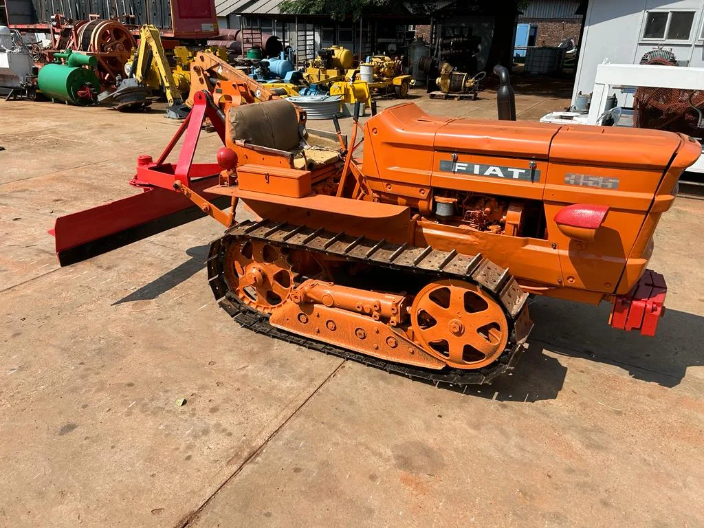 Fiat 355 Crawler Tractor - Image 2