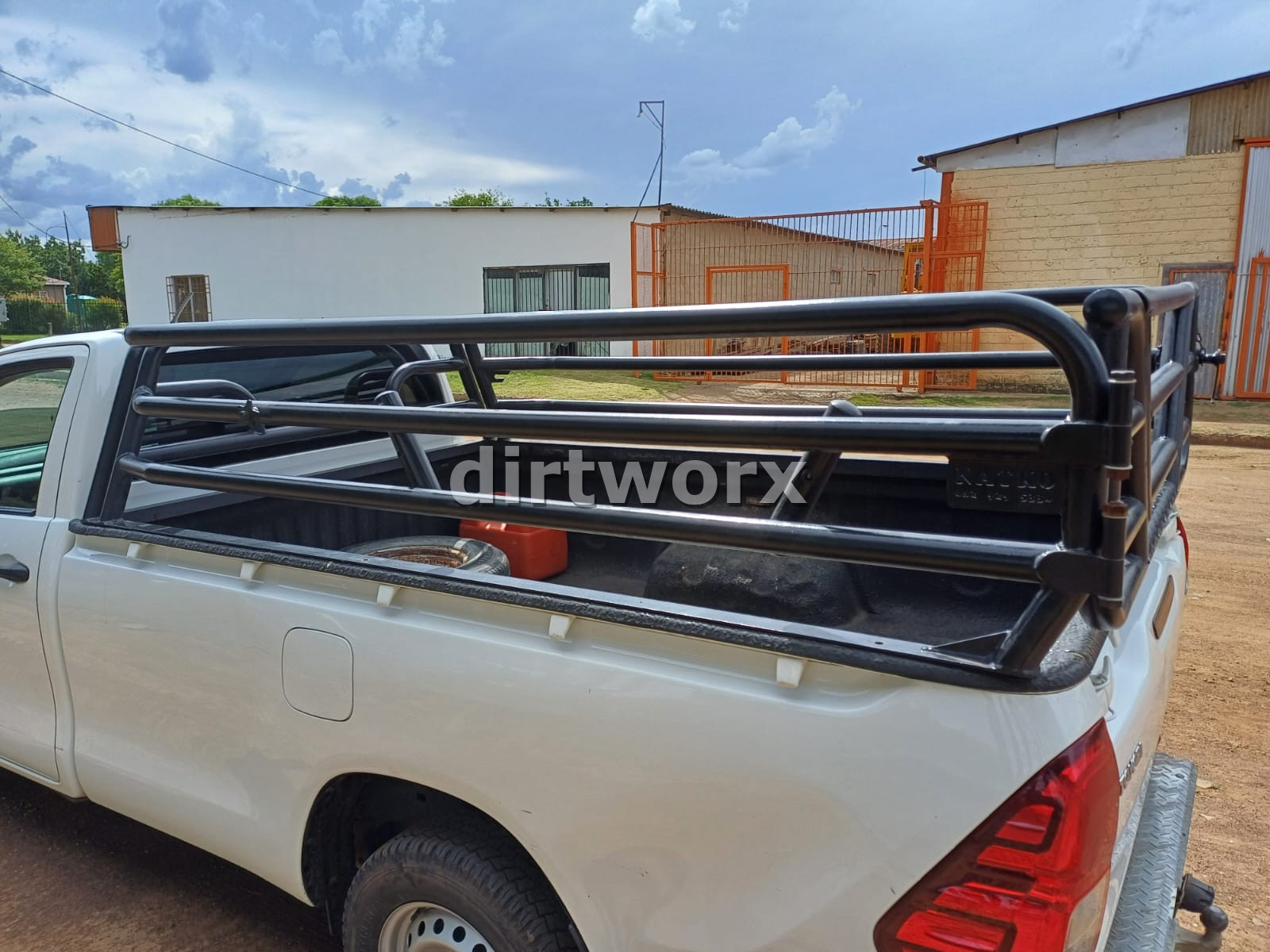 2022 Toyota Hilux 2.0 VVTi Single Cab Bakkie - Image 9