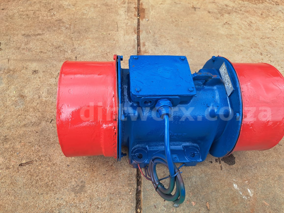 Mining Vibrating Motor 0,94kW - Image 2
