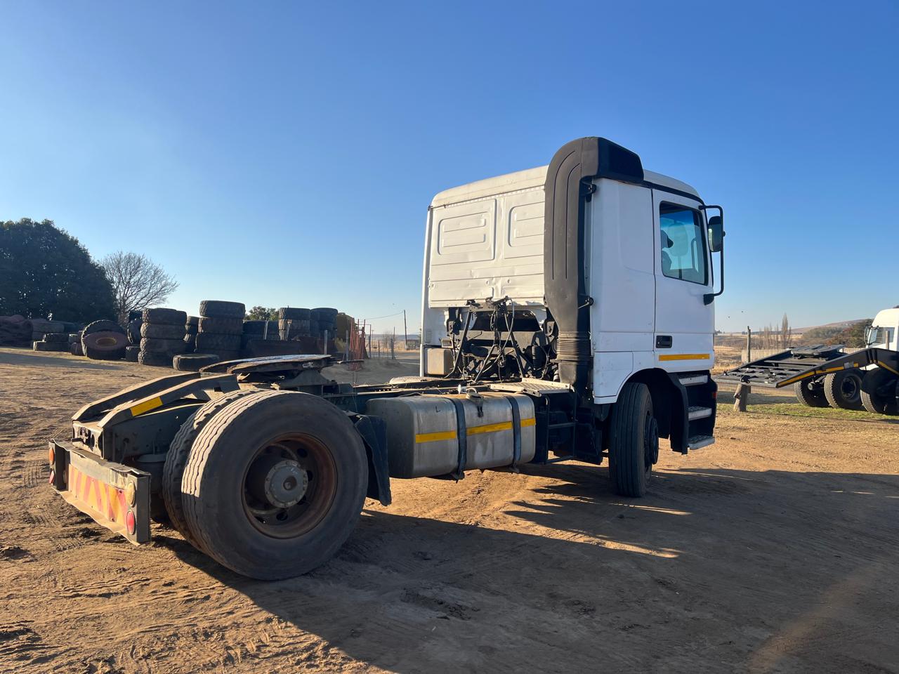 2002 Mercedes Benz Axor 1838 Horse Truck - Image 5