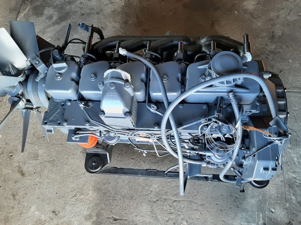 Iveco F4GE Engine - Image 6