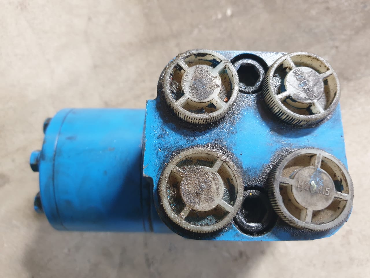 Eaton Hydraulic Orbital Steering Control Valve PK-0-20 - Image 2