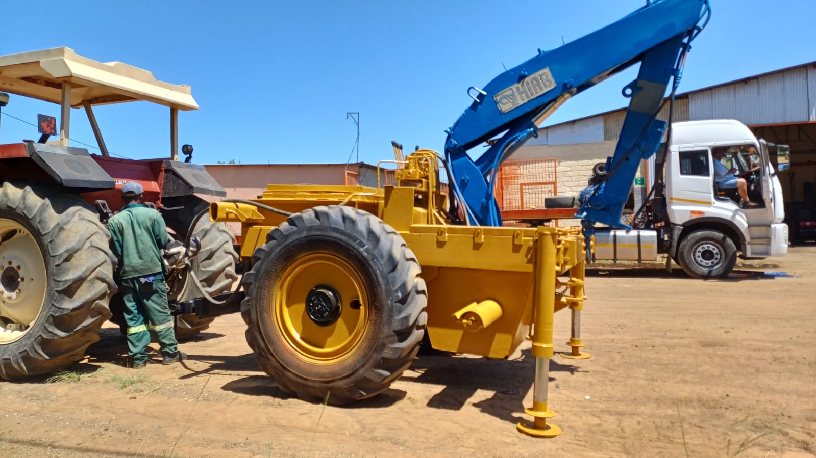 Tractor Trailer Crane 3.2 Ton - Image 2