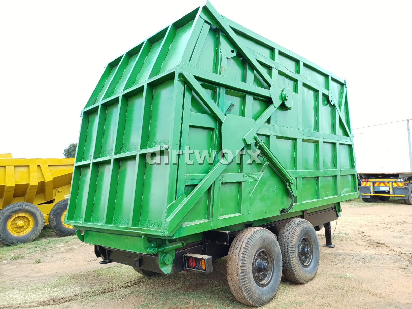 Kuilvoer Grain Silage Trailer - Image 2