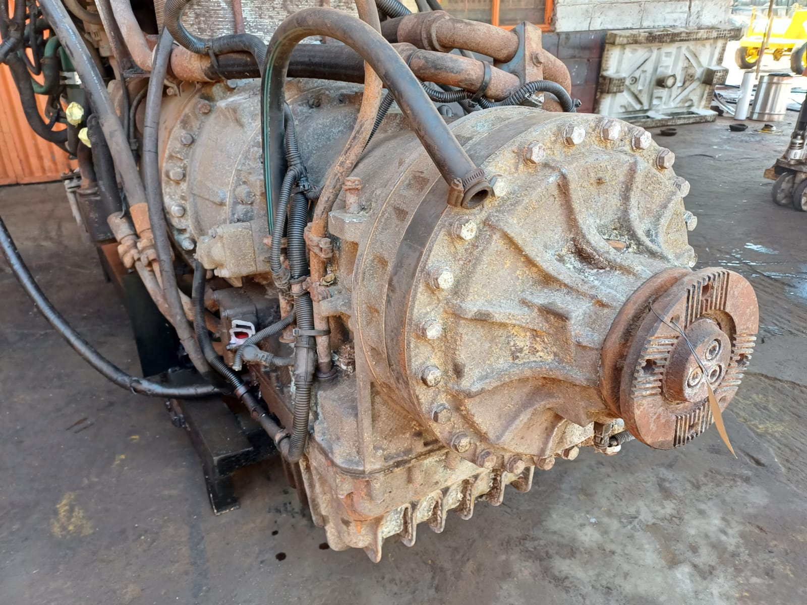 Volvo PT2116 Transmission - Image 2