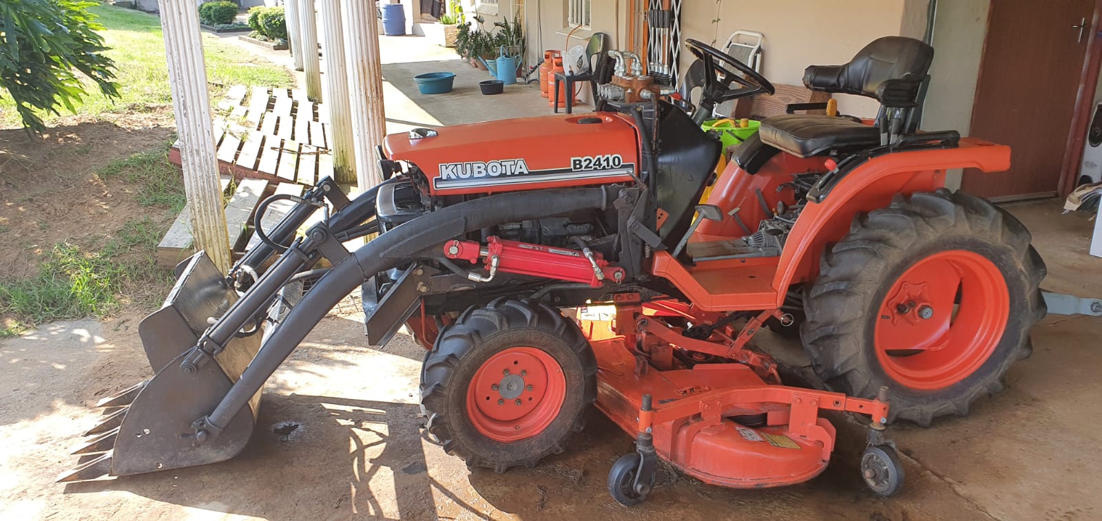 Kubota B2410 Tractor 4×4 Stripping For Spares