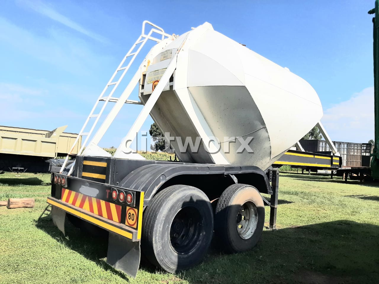 Dry Bulk Cement Tanker Trailer - Image 7