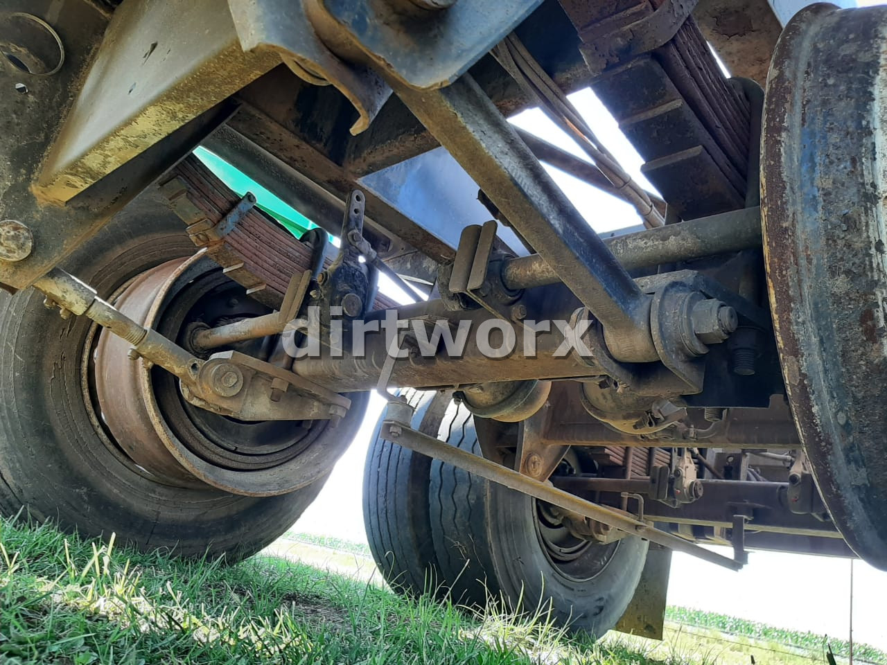 Dry Bulk Cement Tanker Trailer - Image 12