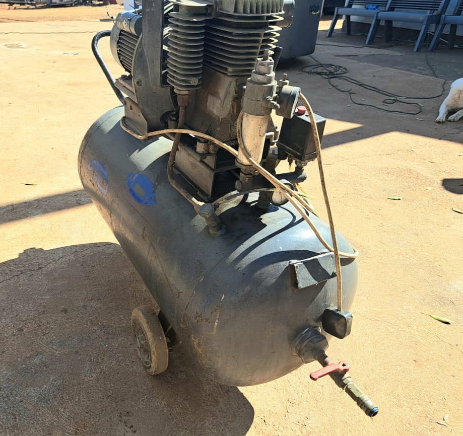 Air Compressor 150L - Image 2