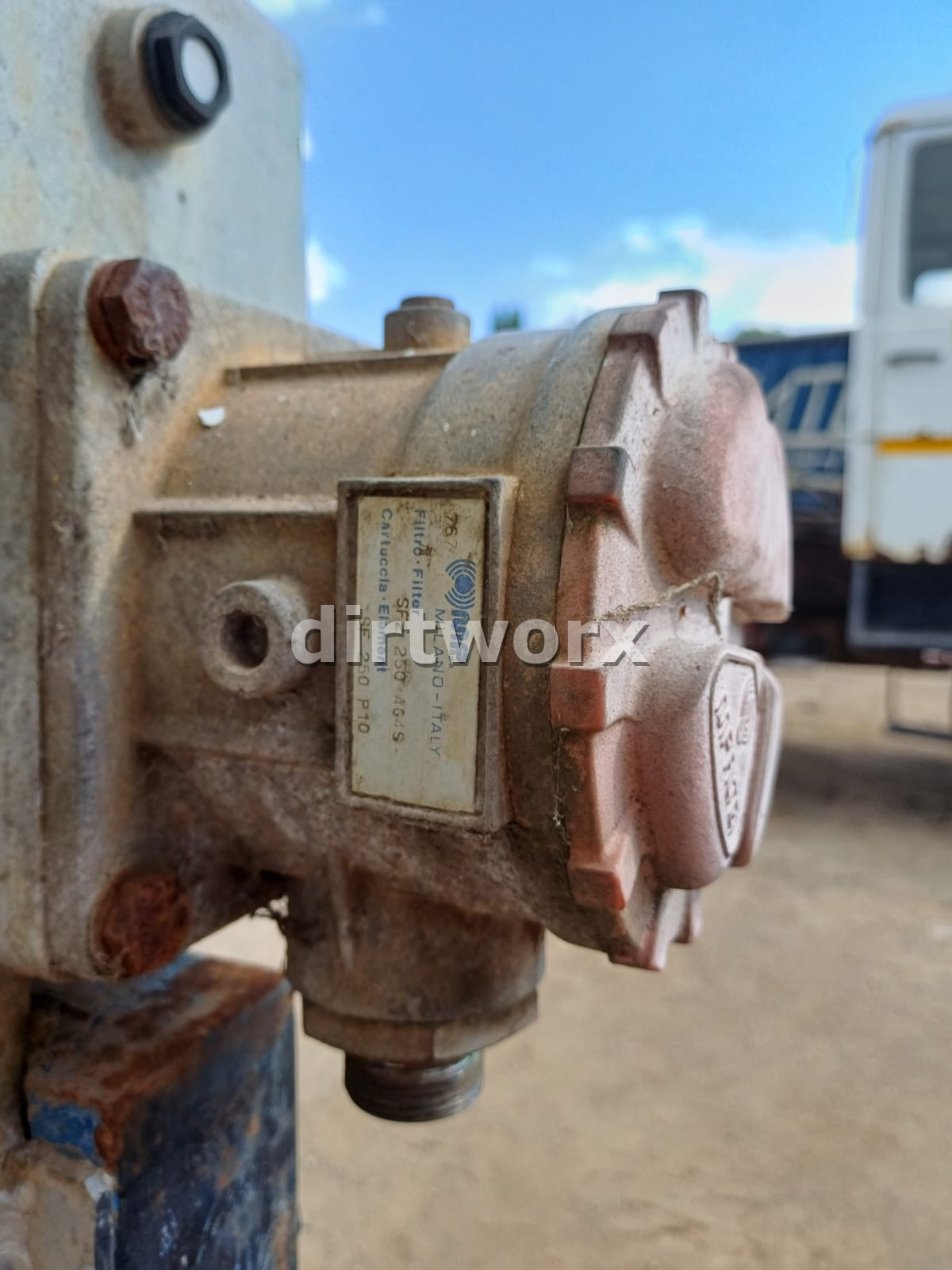 Concrete Mixer Tractor Trailer - Image 14