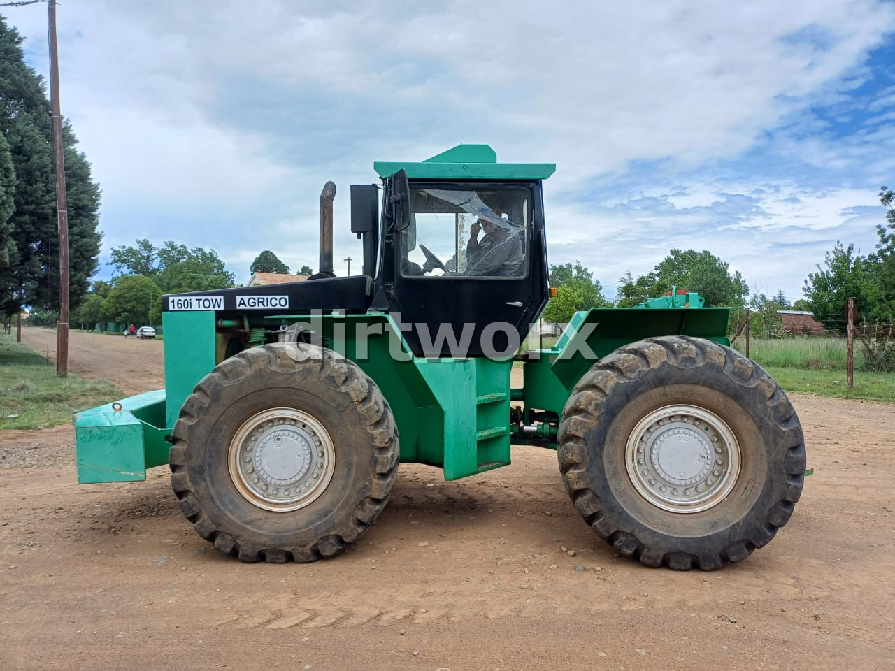 Agrico 160i Tow Tractor 4×4 - Image 2