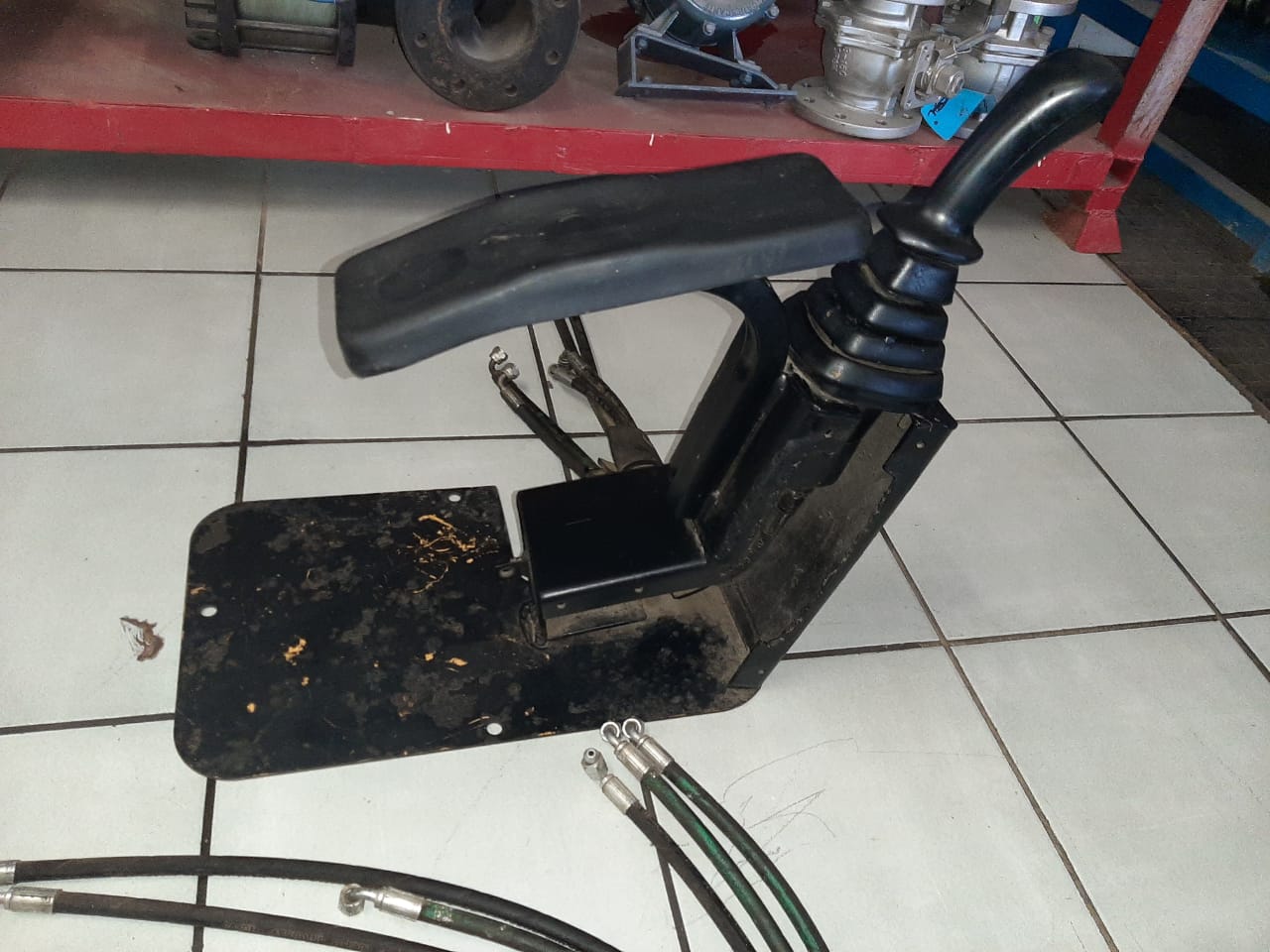 Bell Hydraulic Pilot Control Hydraulic Joystick - Image 2