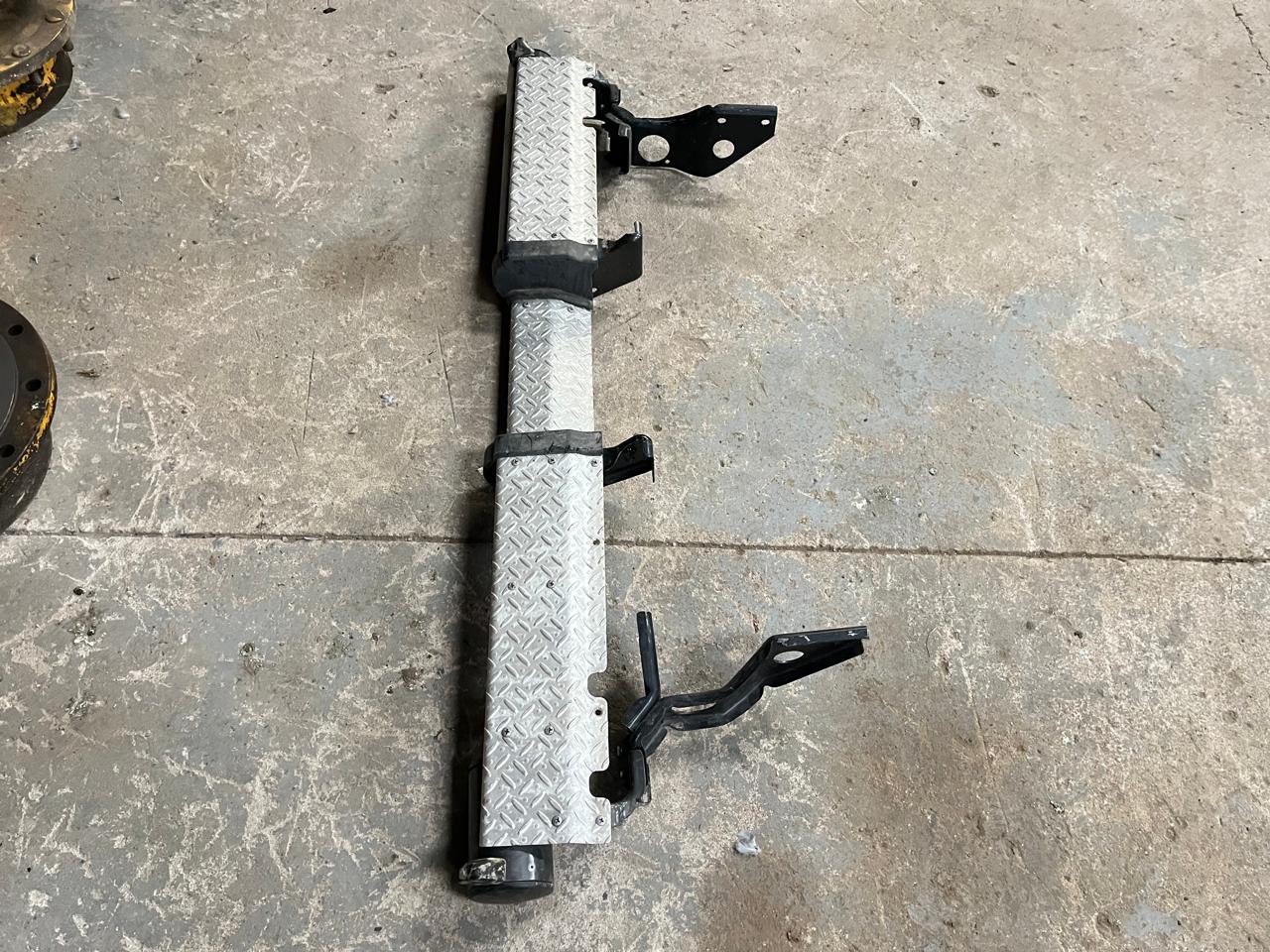 Toyota Land Cruiser FJ70/FJ75/FJ79 Steel Rear Step Bumper - Image 3