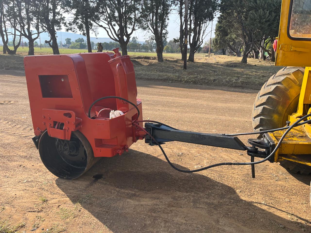 Smooth Drum Vibrating Roller - Image 3